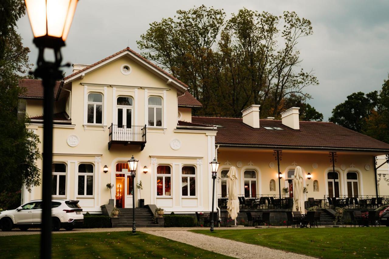 Dwor Na Wolicy Hotel Dębica Kültér fotó