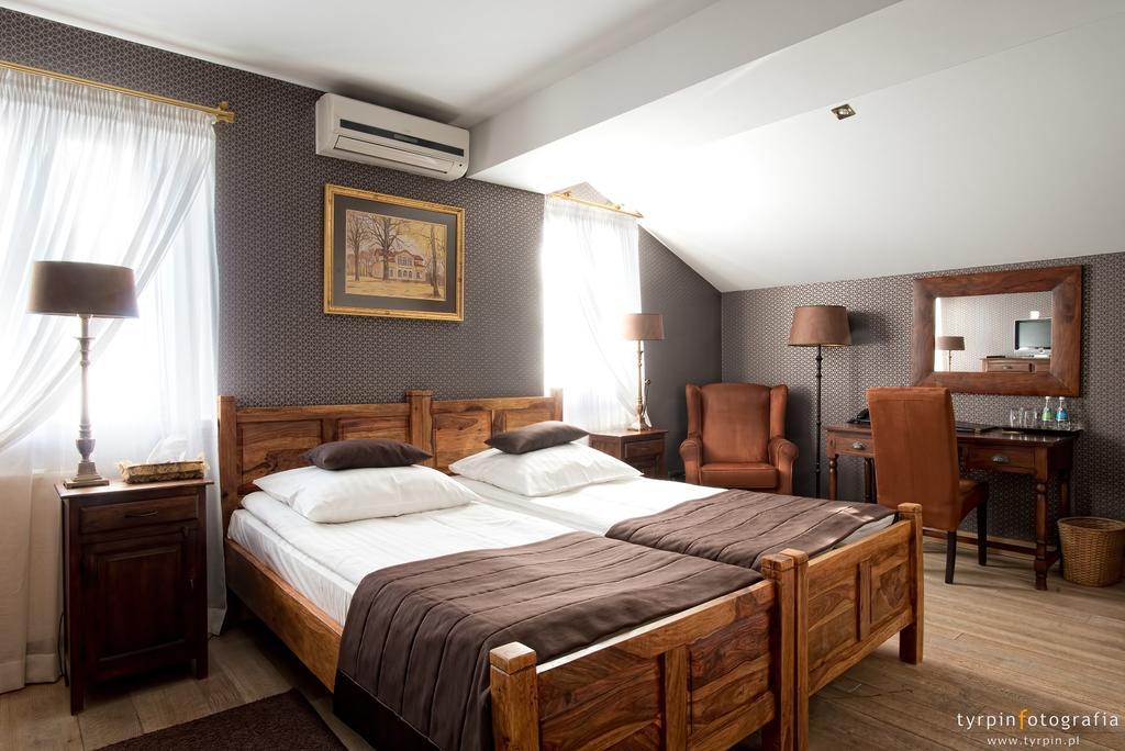 Dwor Na Wolicy Hotel Dębica Kültér fotó